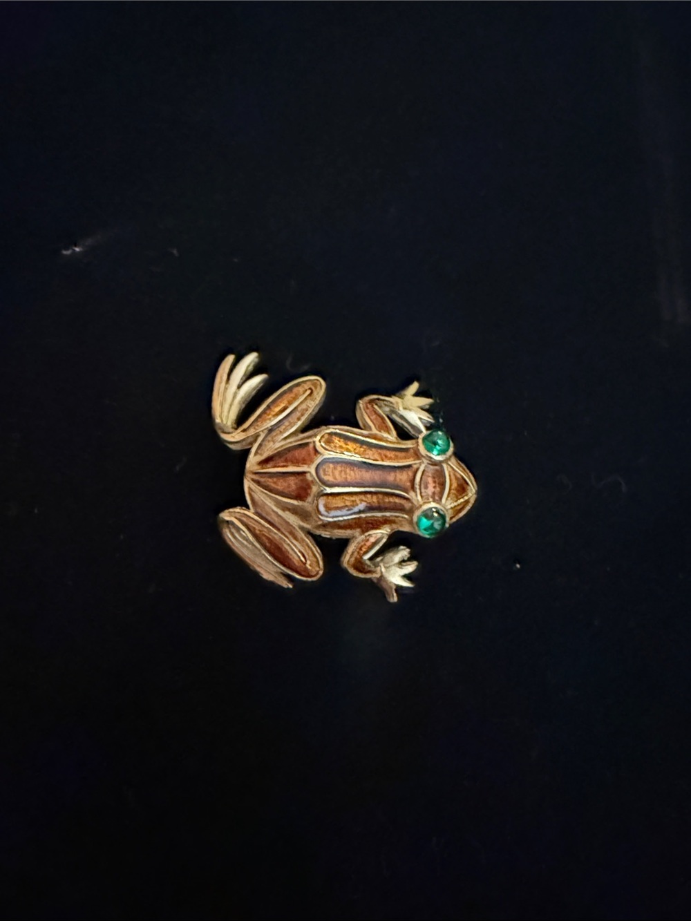 Vintage Crown Trifari Brown Enamel Frog Brooch Pin Green Cabochon Eyes Signed ©